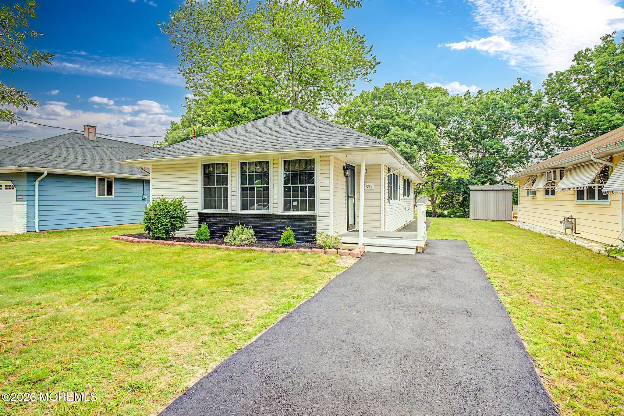 1912 Mount Juliano Lane