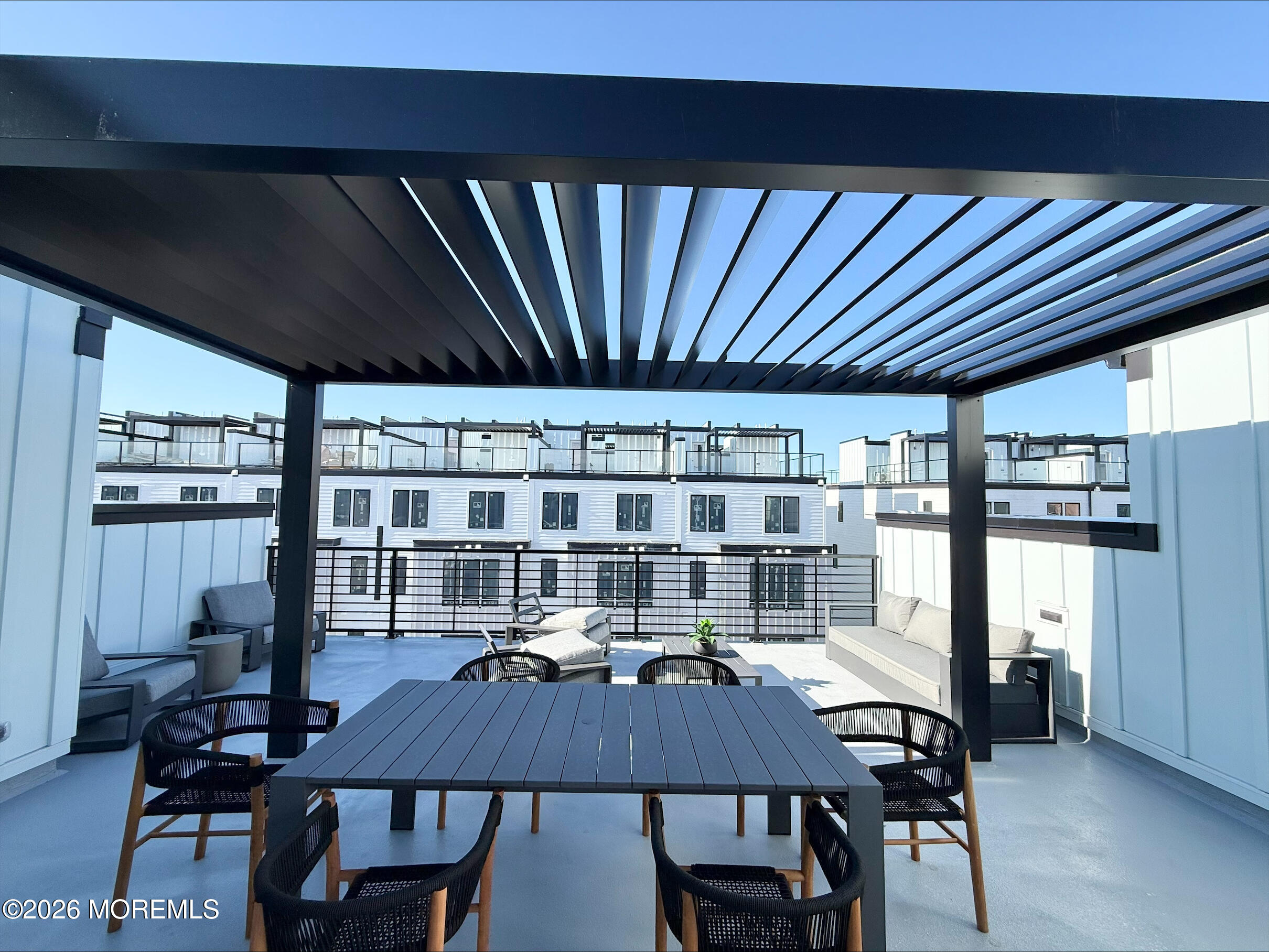 411A Lake Avenue 502