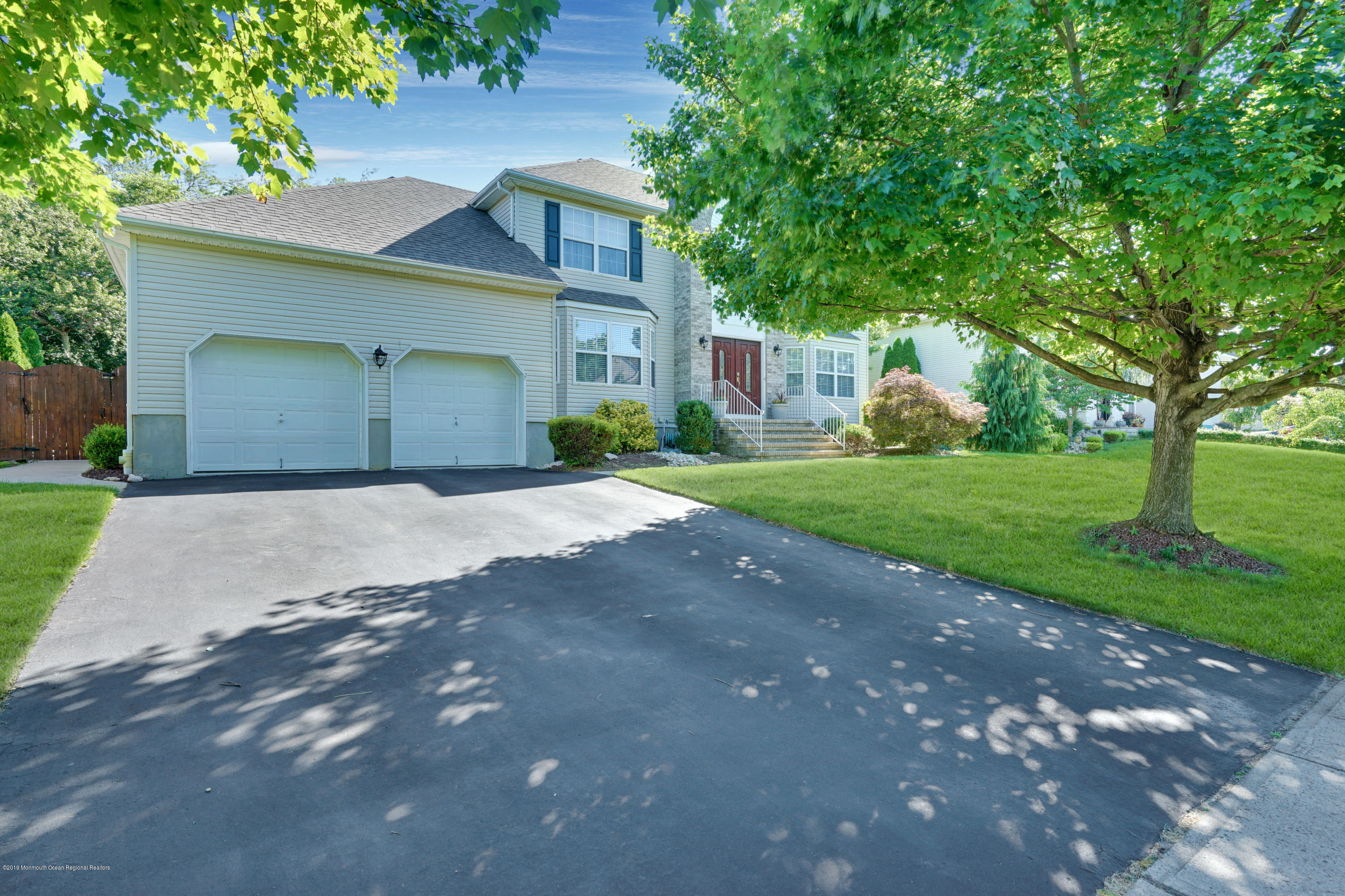 786 Applewood Court