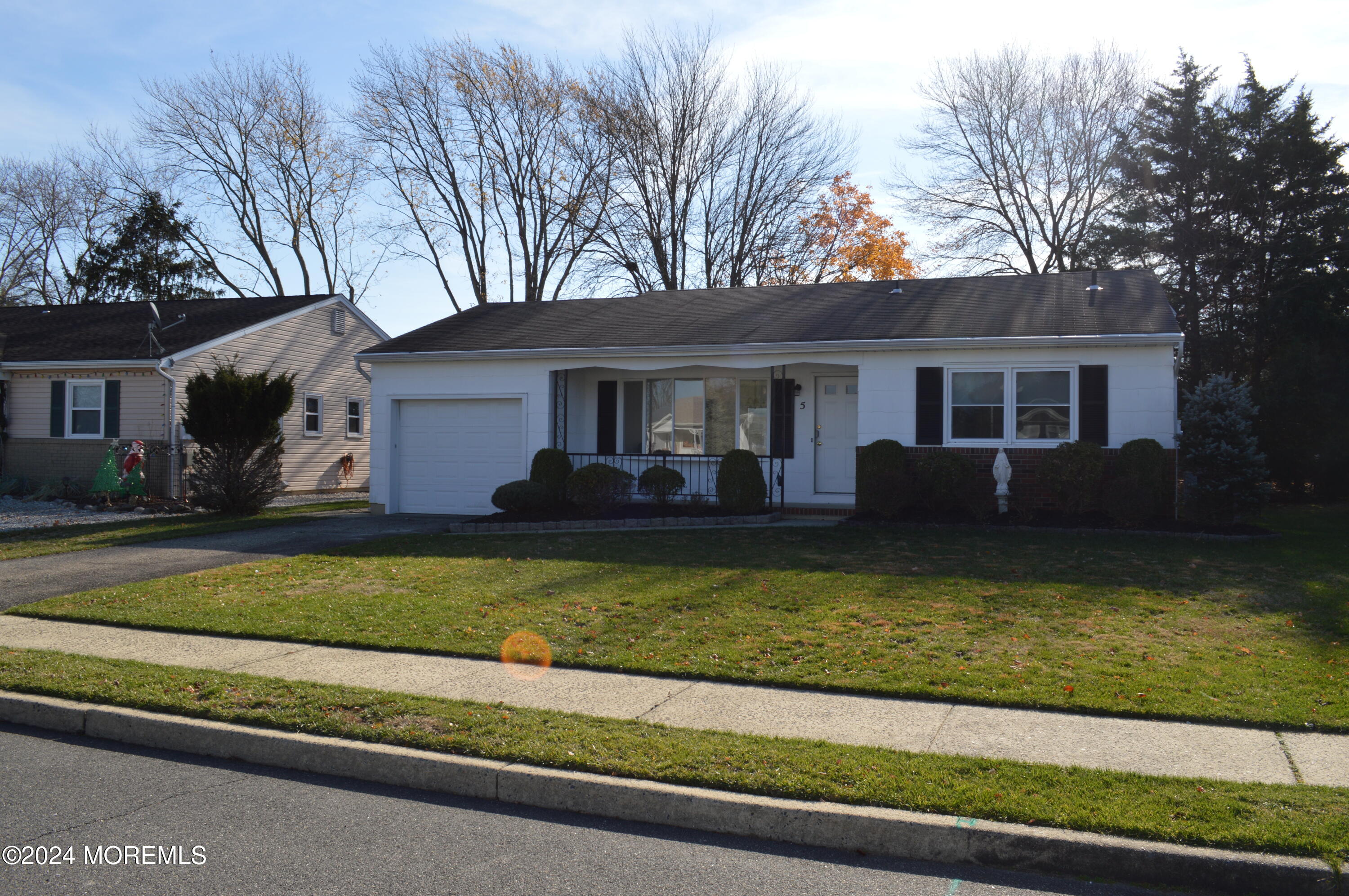 5 Norfolk Drive, Toms River, New Jersey image 1