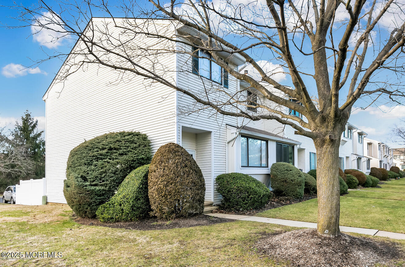 186 Clubhouse Drive, Middletown, New Jersey image 2
