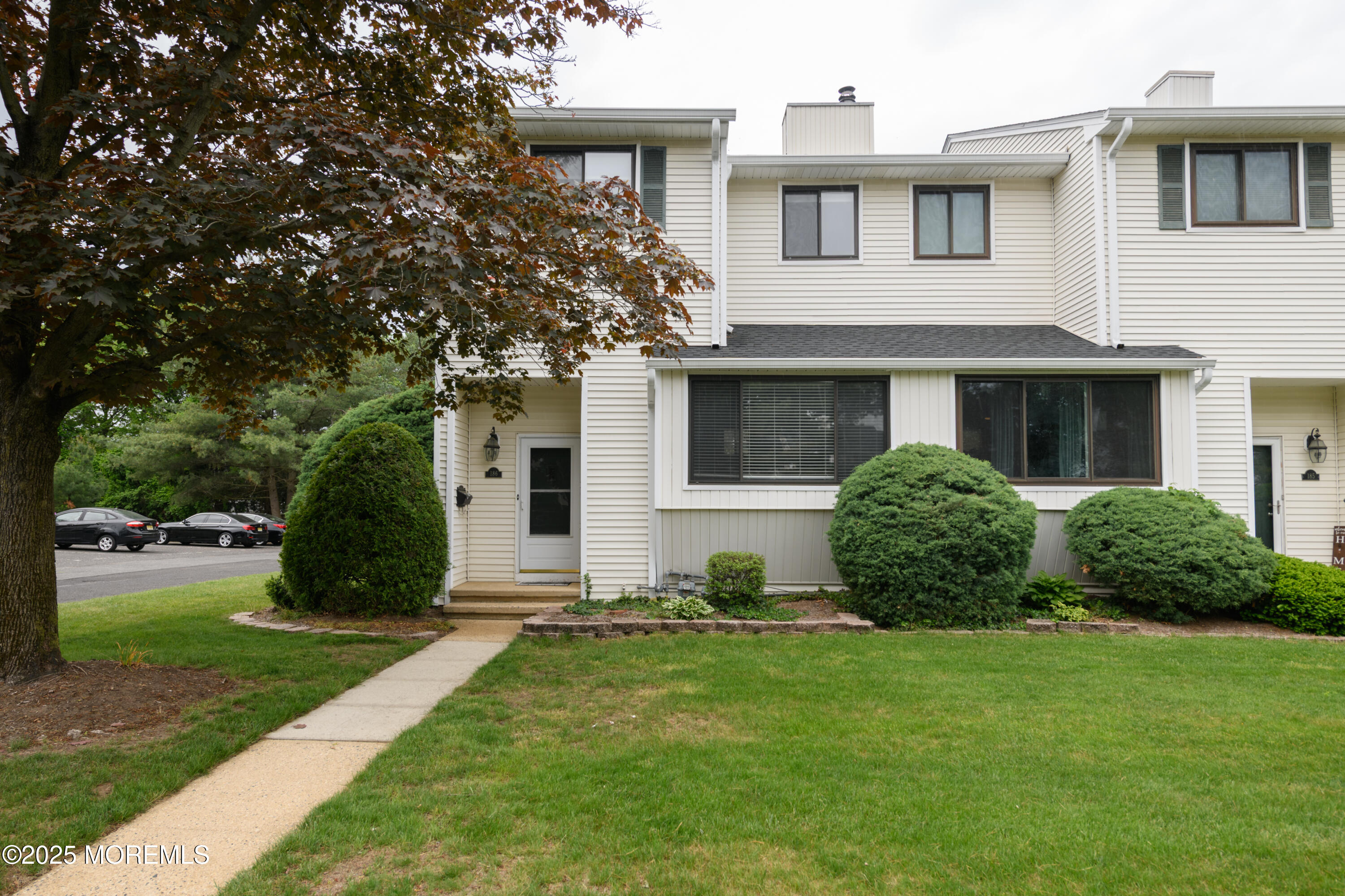186 Clubhouse Drive, Middletown, New Jersey image 5