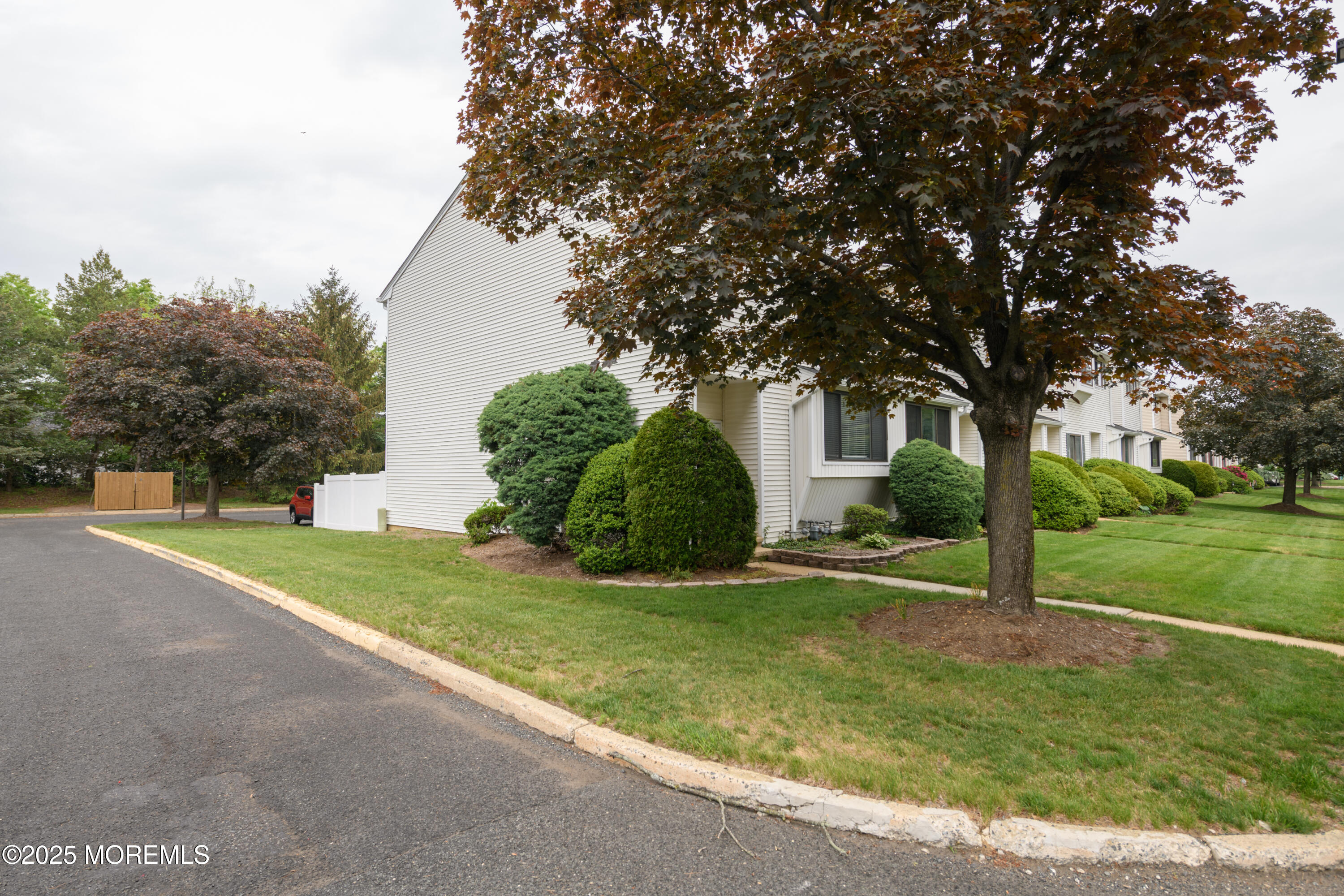 186 Clubhouse Drive, Middletown, New Jersey image 4