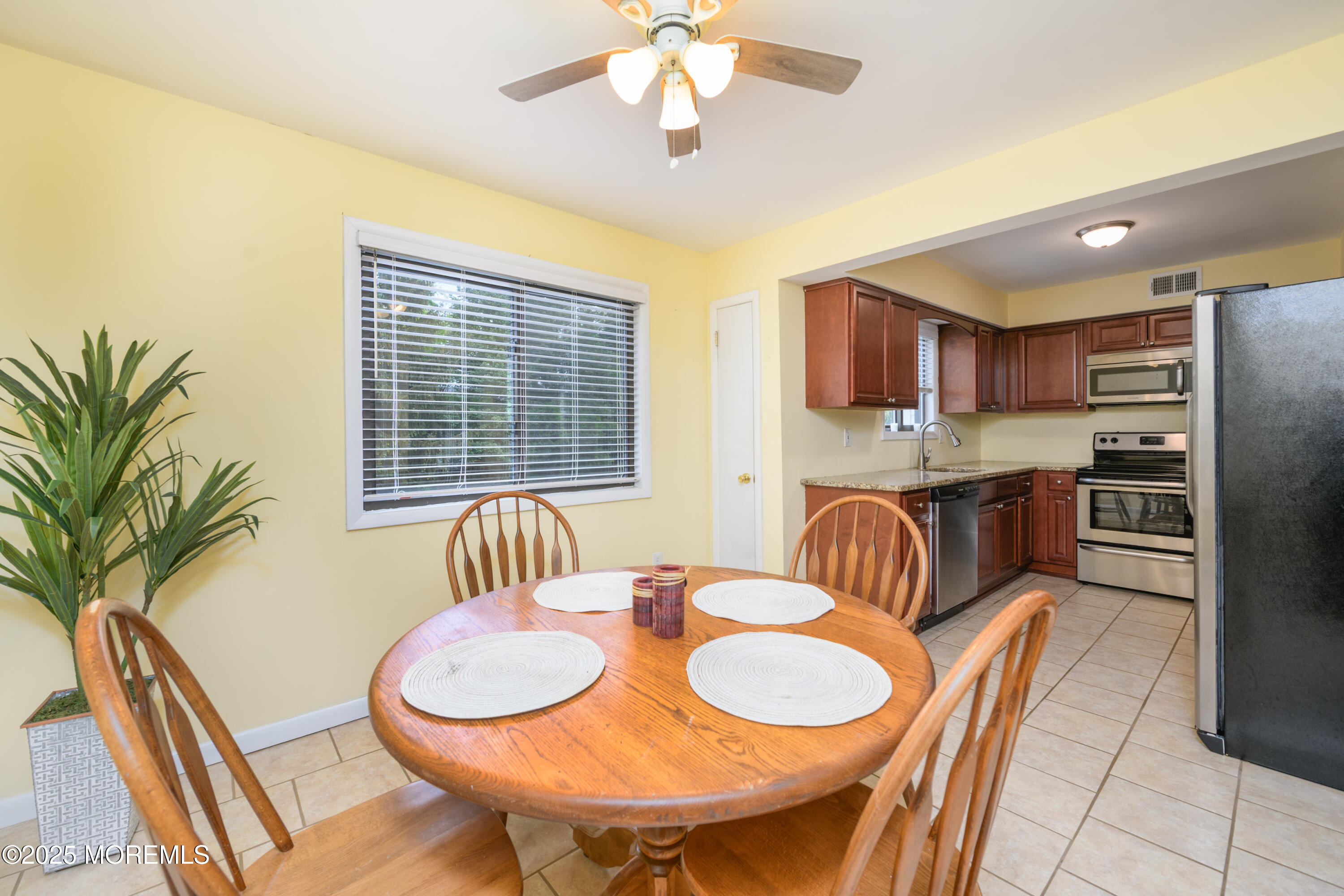 186 Clubhouse Drive, Middletown, New Jersey image 22