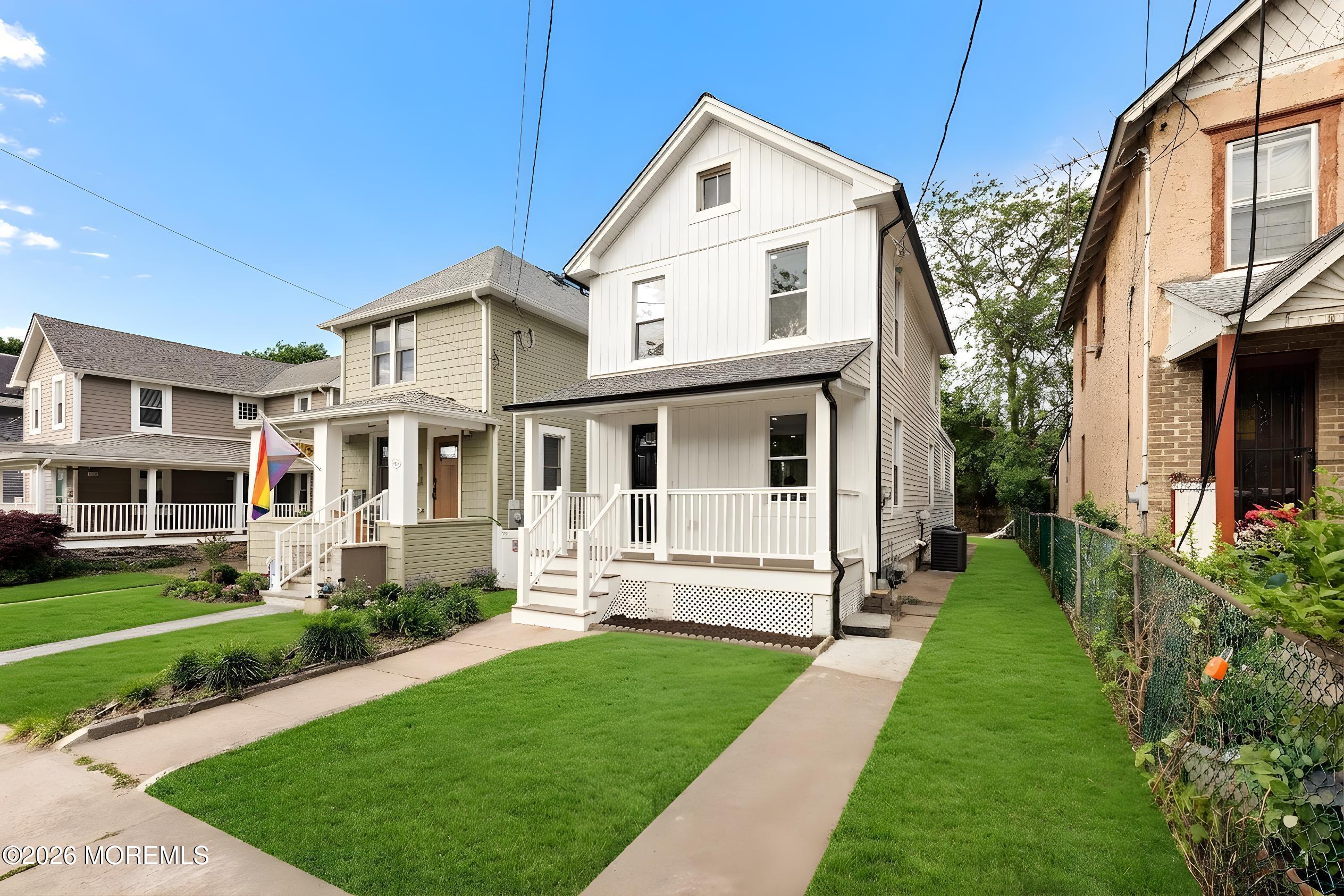 826 Dunlewy Street