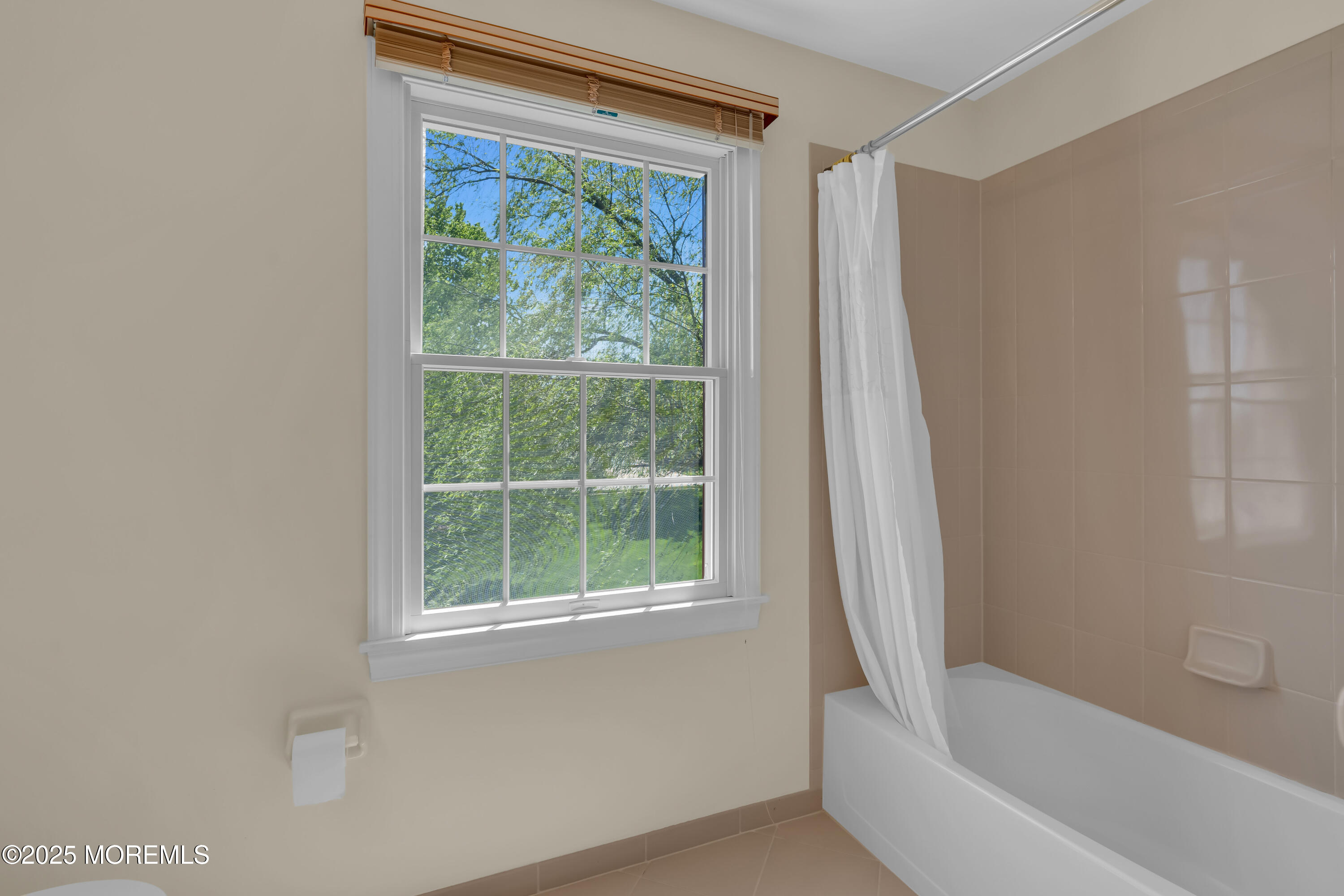 7 Stayman Court, Manalapan, New Jersey image 48