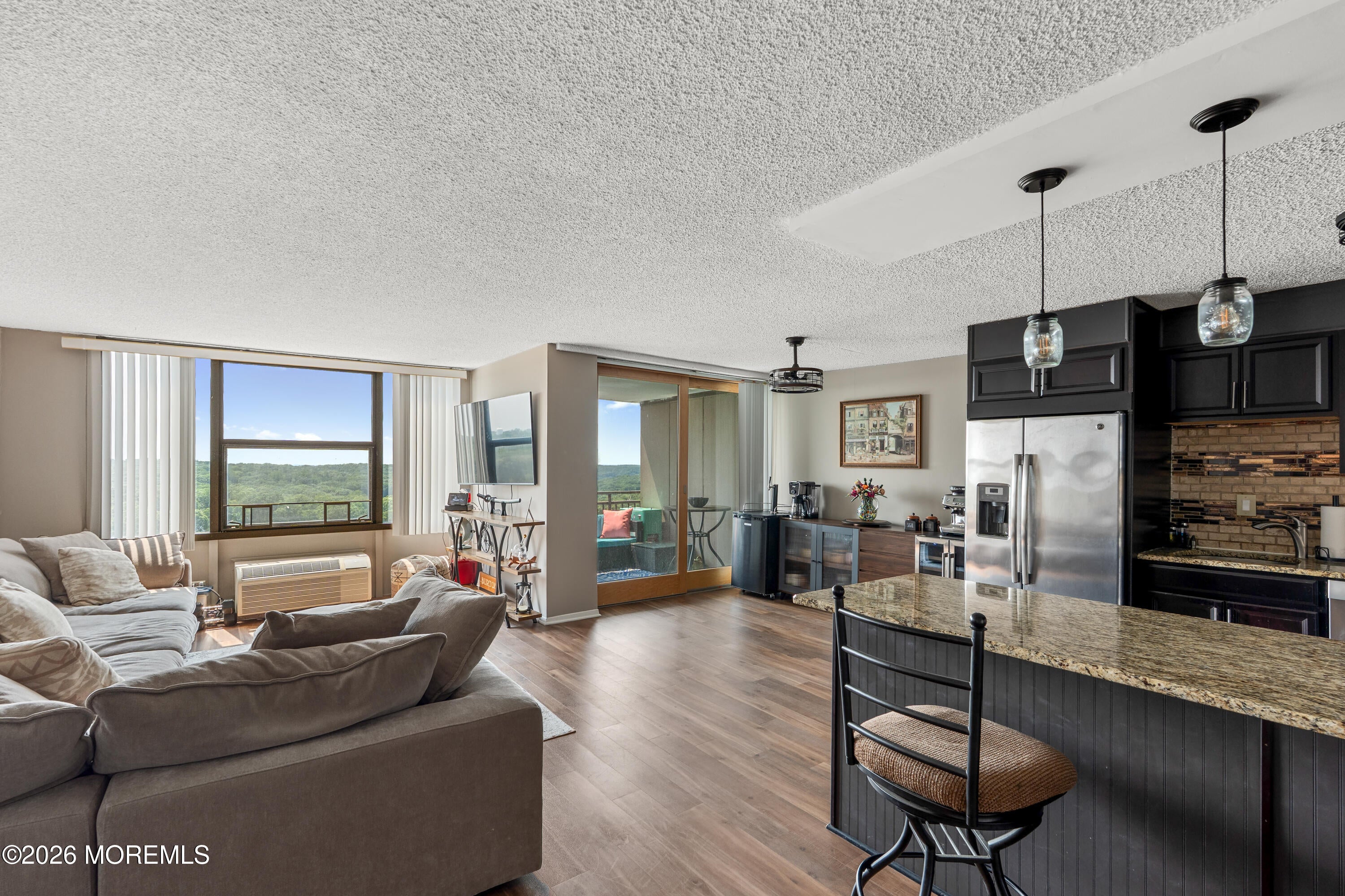 1 Scenic Drive 1112