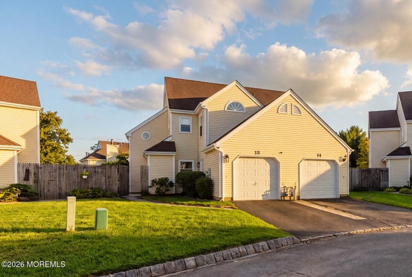 15 HAWTHORNE CT, FREEHOLD, NJ 07728 - Image 451b0ecec466ecc6ddea7c3acf3b878f/534121356