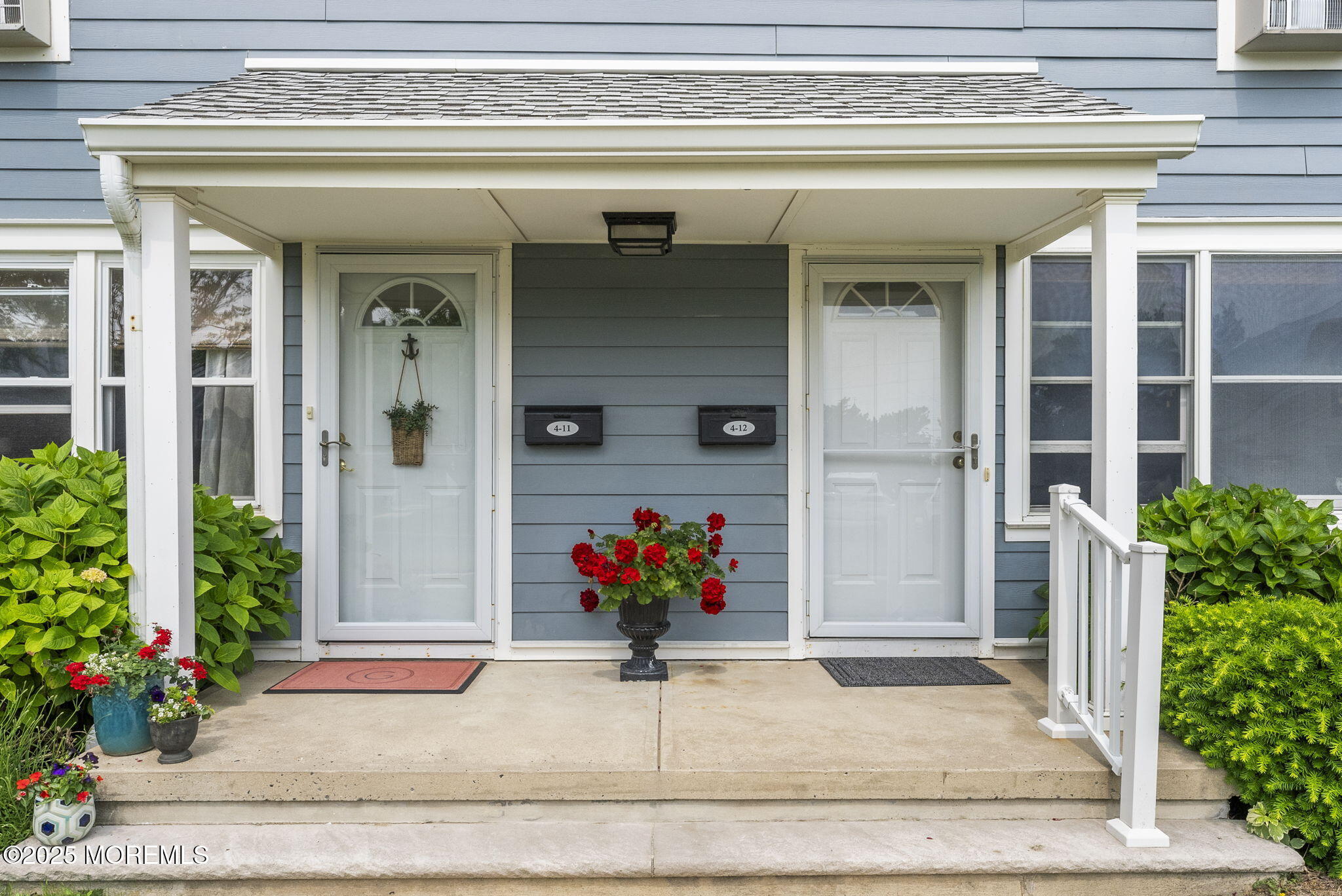 100 Seaview Avenue 4-12