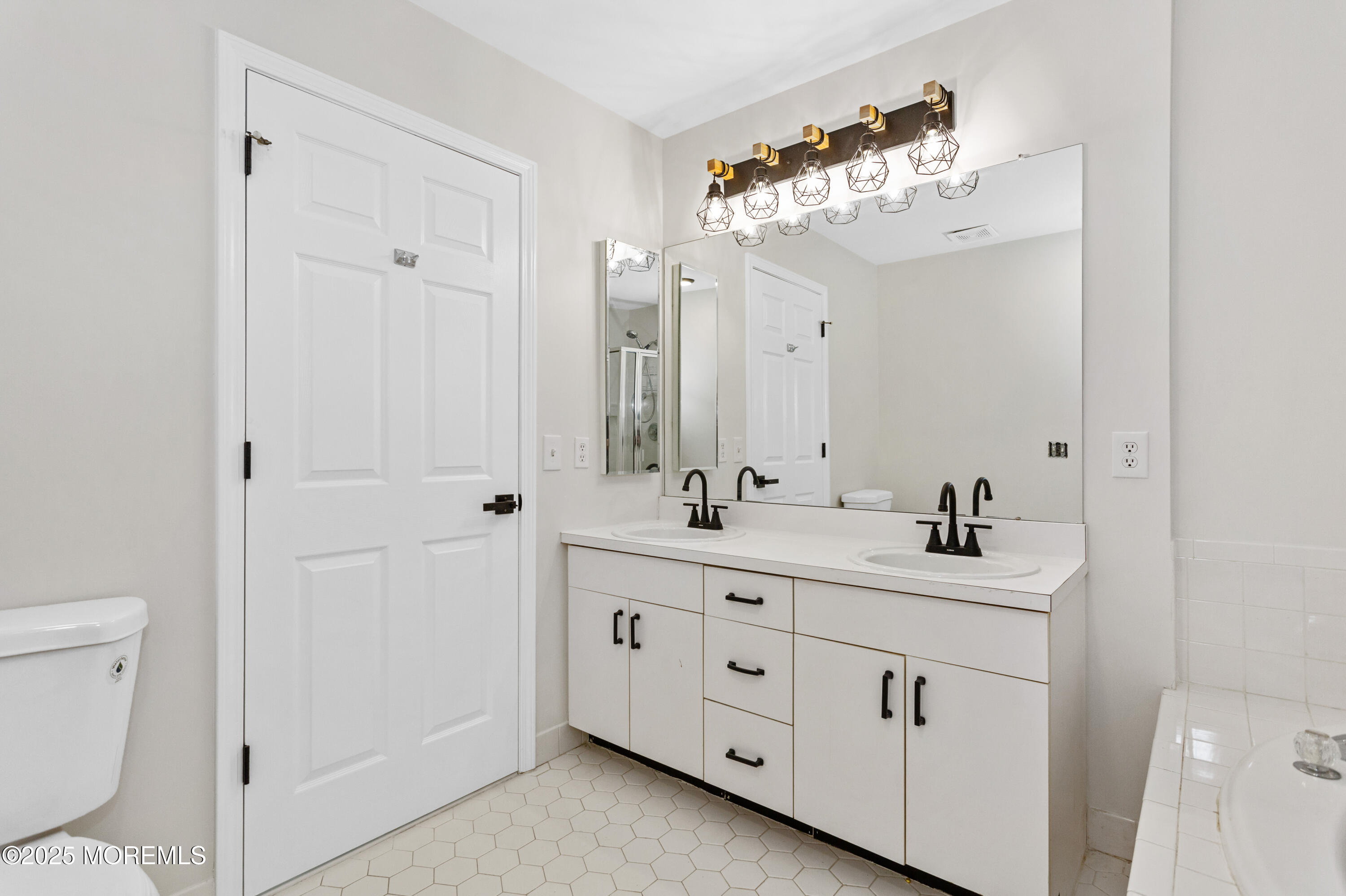 52 Straton Court #1006, Parlin, New Jersey image 33