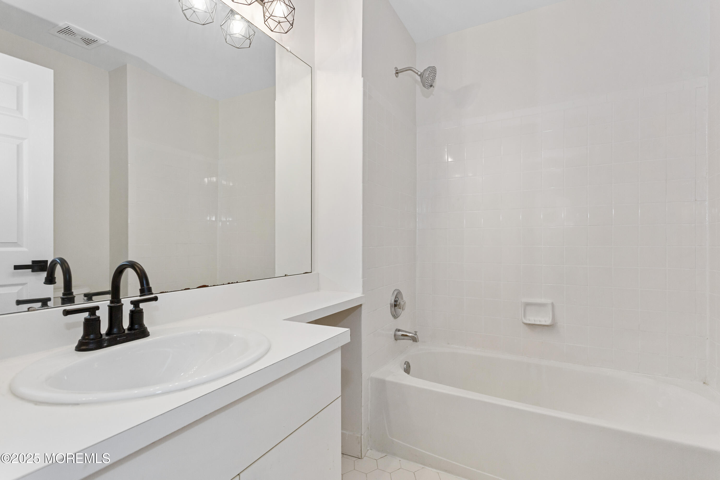 52 Straton Court #1006, Parlin, New Jersey image 42