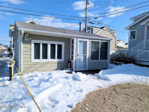 111 W Marlin Way Lavallette NJ 08735