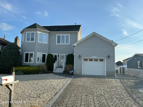 MLS: 22510942