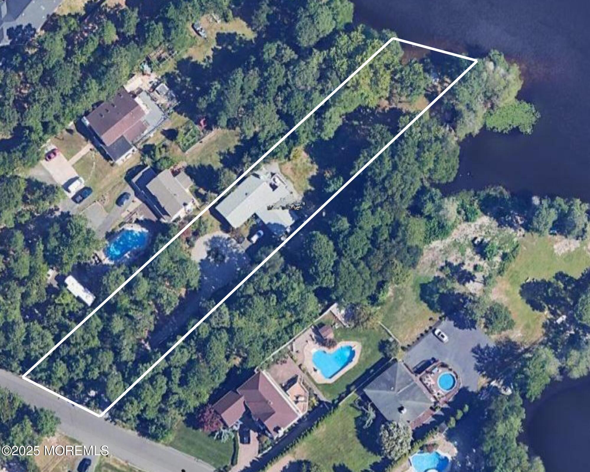 413 Lake Shore Drive, Brick, New Jersey image 3