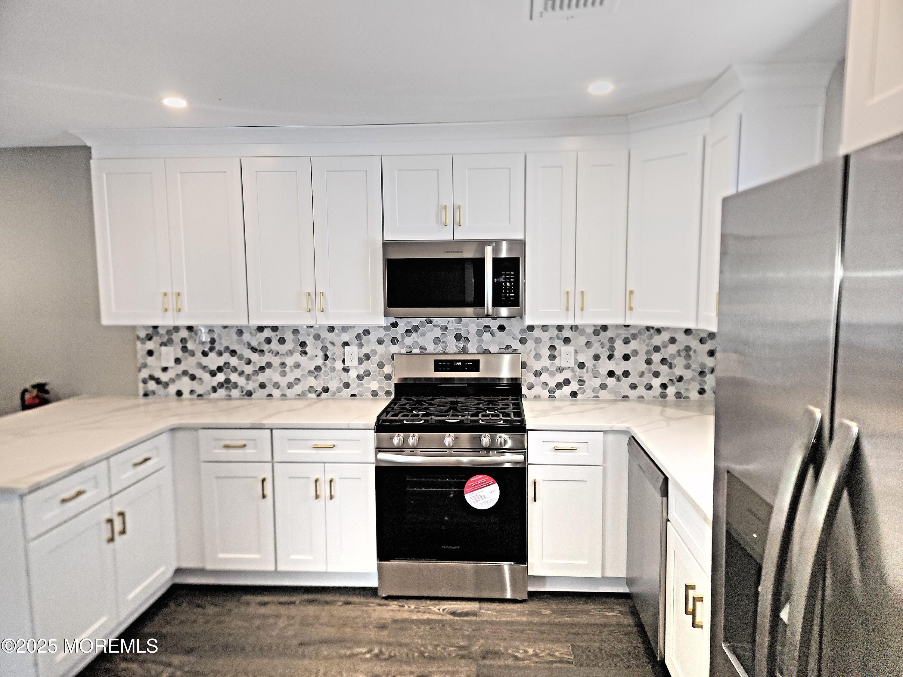 413 Lake Shore Drive, Brick, New Jersey image 14
