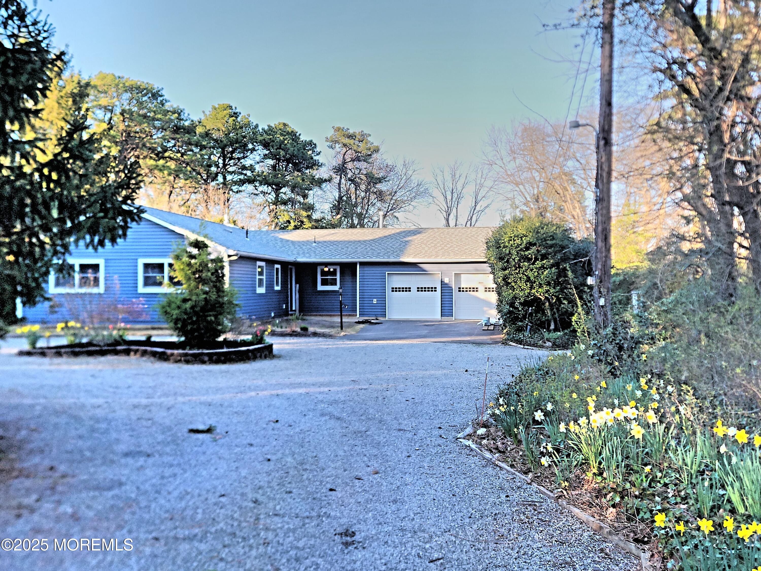 413 Lake Shore Drive, Brick, New Jersey image 1
