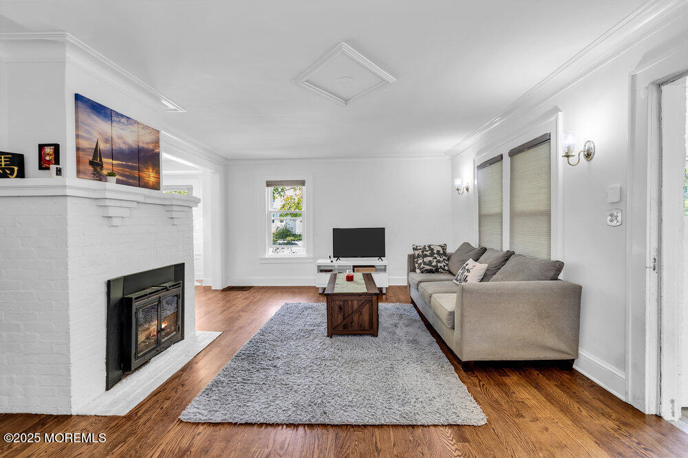 208 E Bergen Place