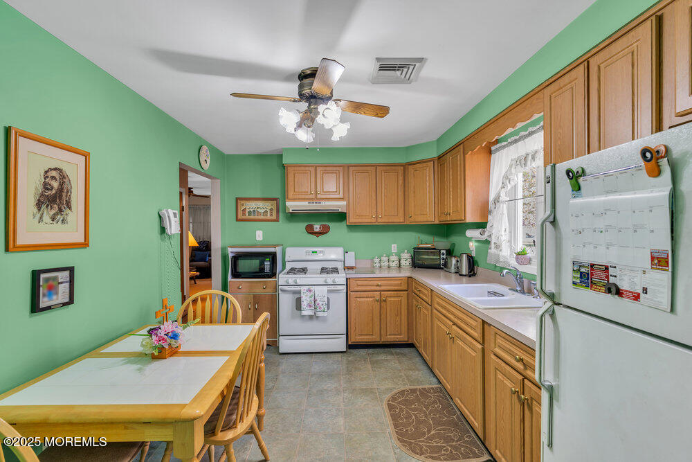 892 Palmer Avenue, Middletown, New Jersey image 9