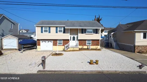 MLS: 22510575