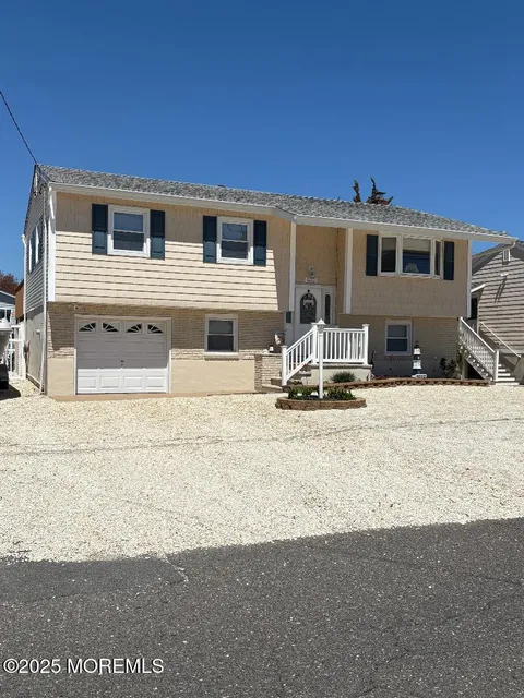 MLS: 22510575