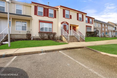 129 Liverpool Court Lakewood NJ 08701