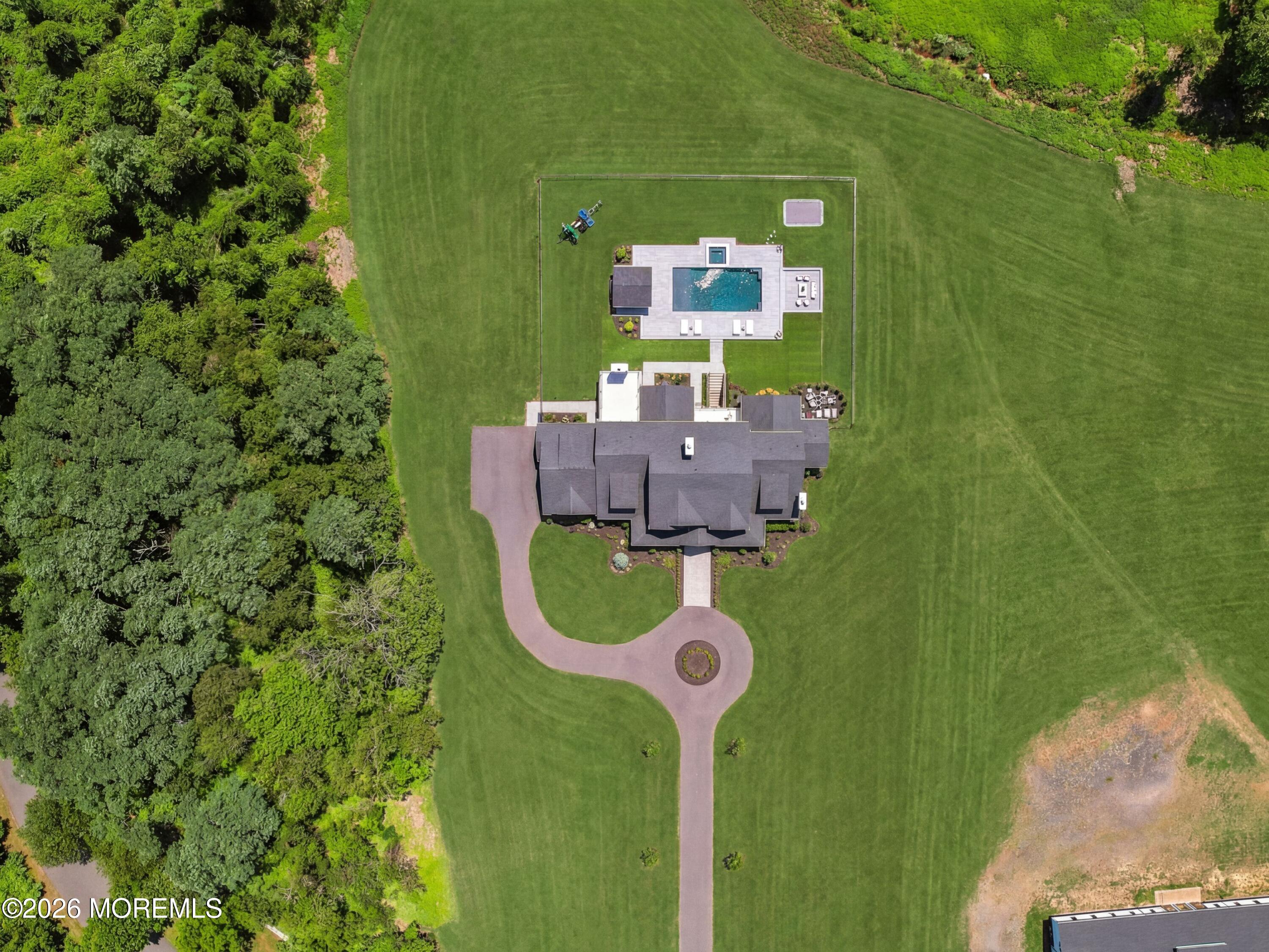 8 Hillcrest Drive