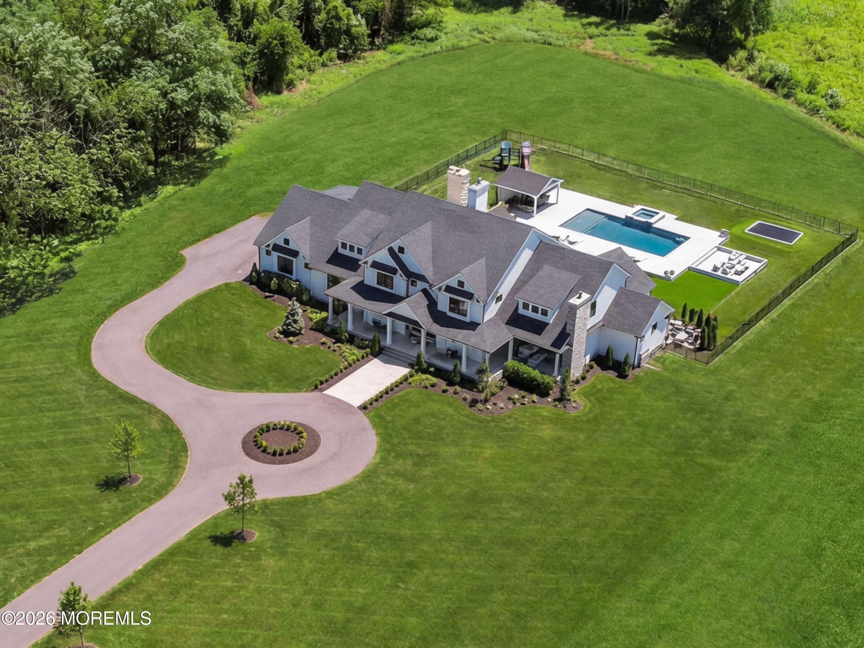 8 Hillcrest Drive