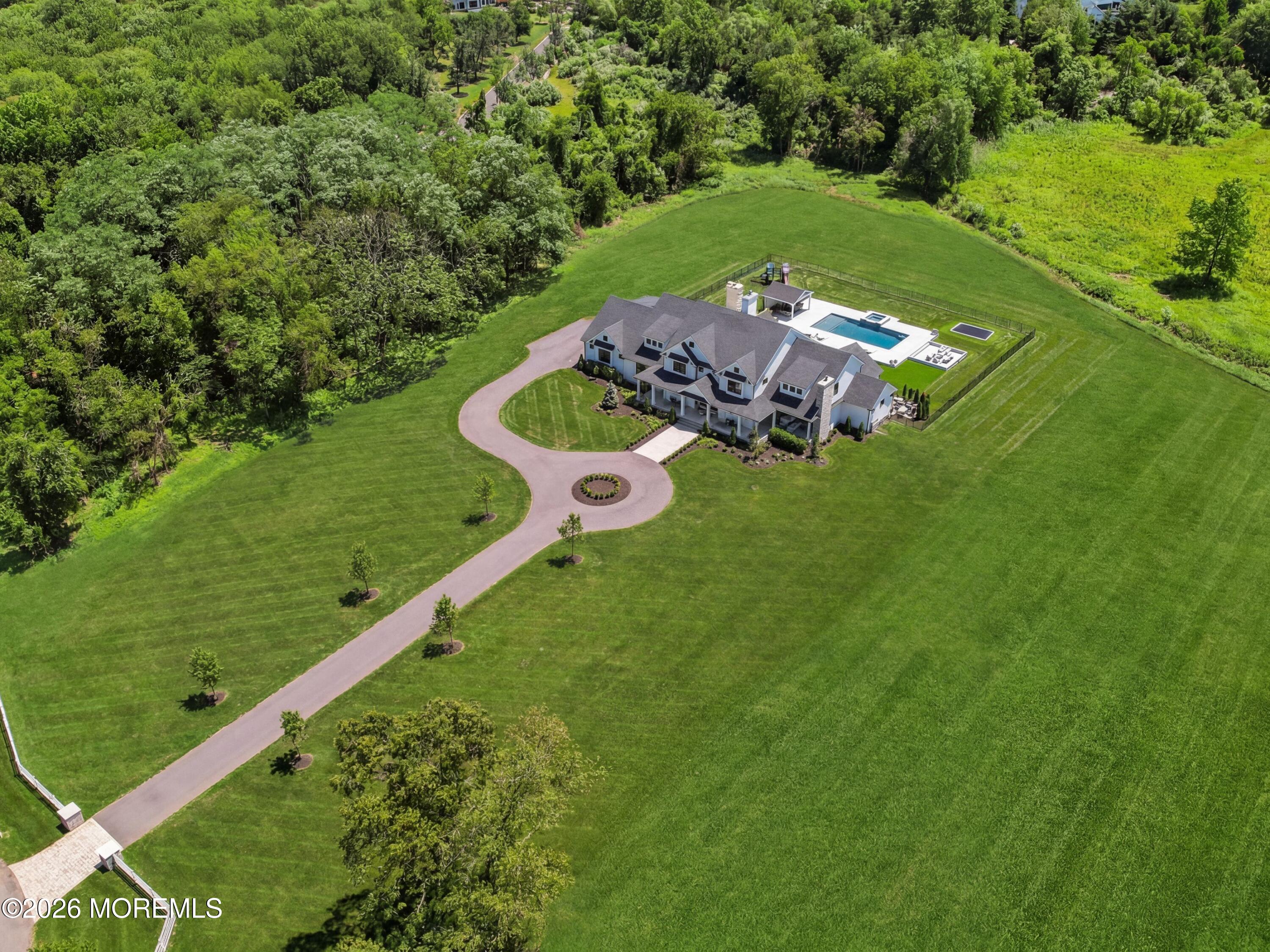 8 Hillcrest Drive