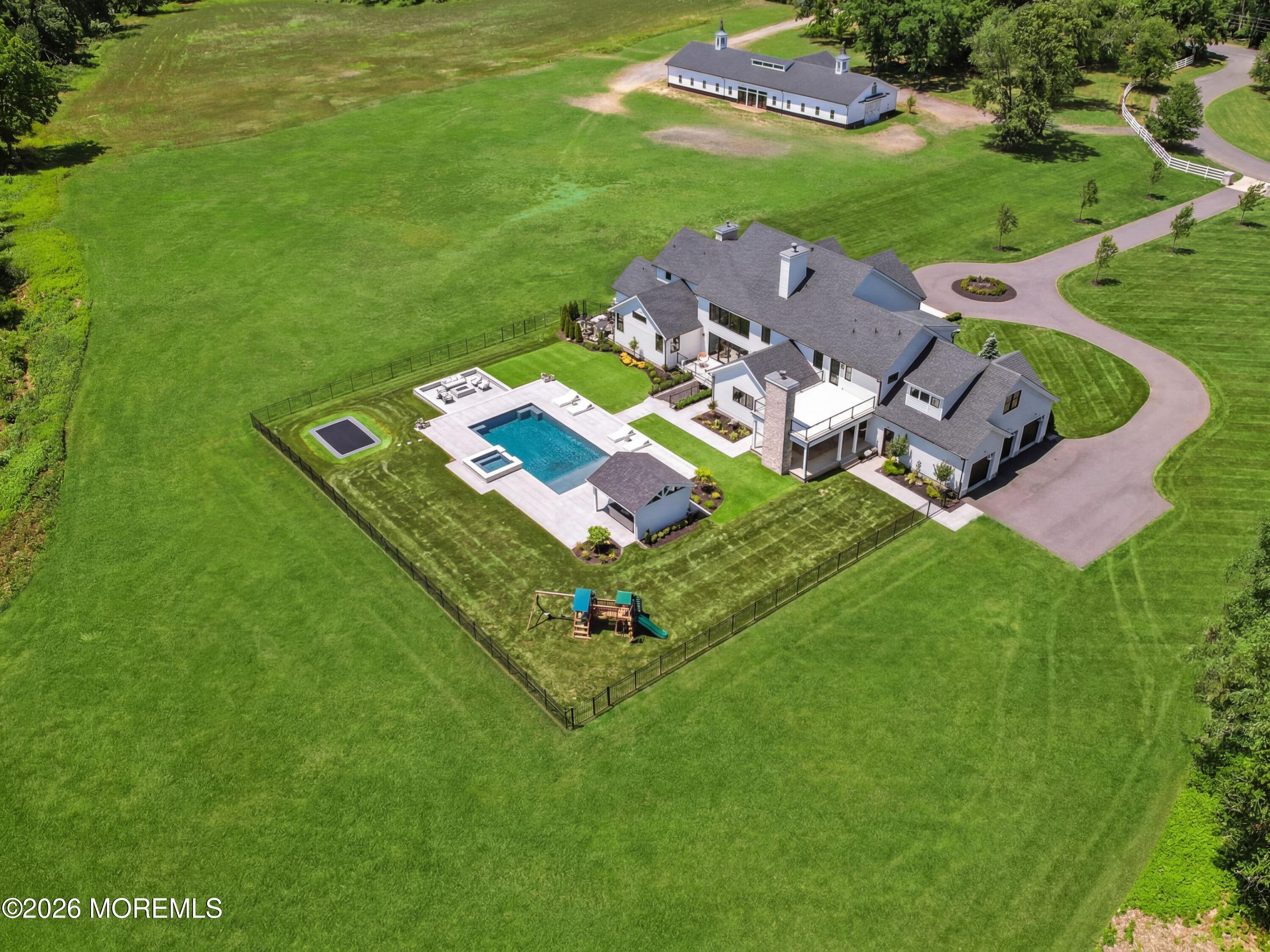 8 Hillcrest Drive