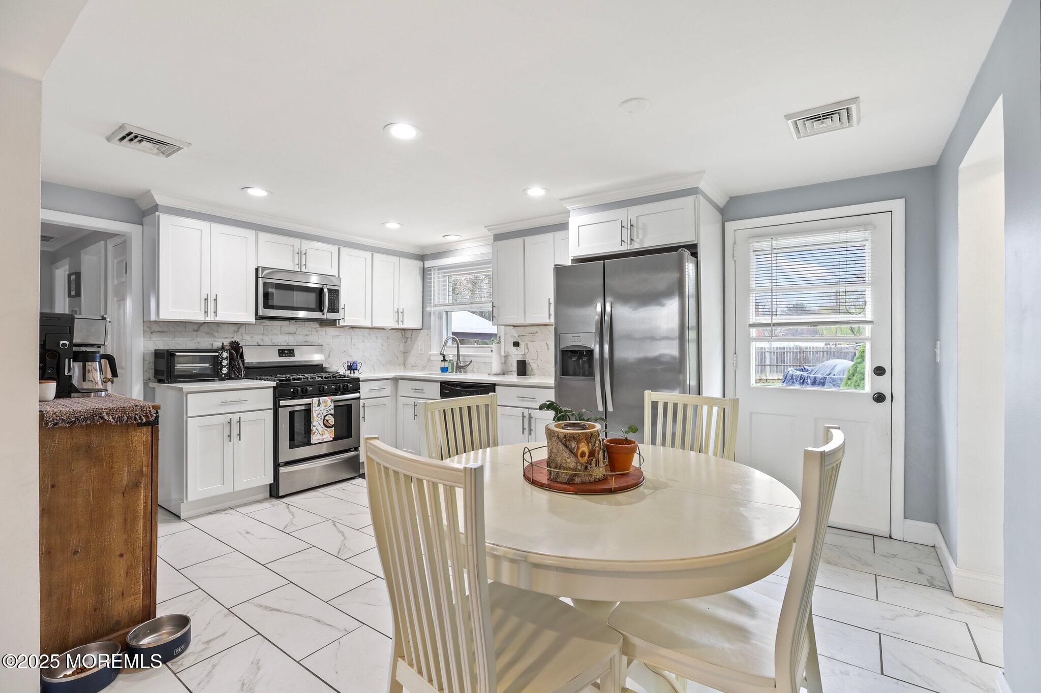12 Edgewater Drive, Matawan, New Jersey image 8