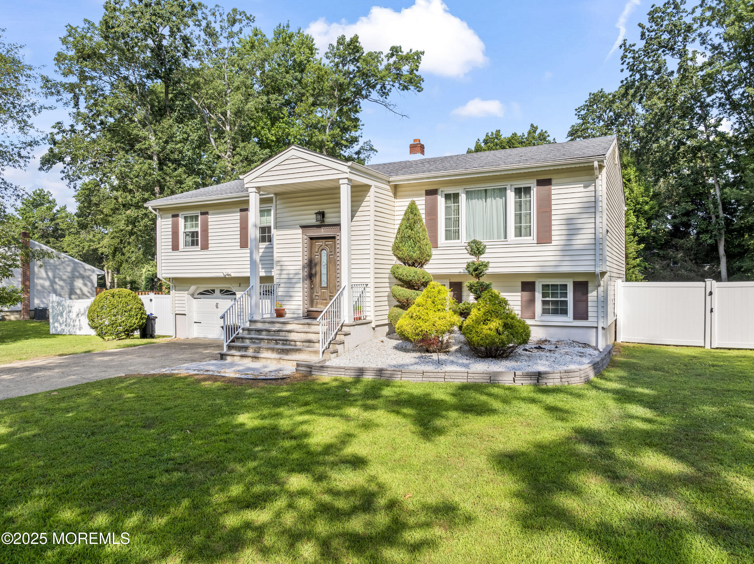 1 Vicksburg Drive