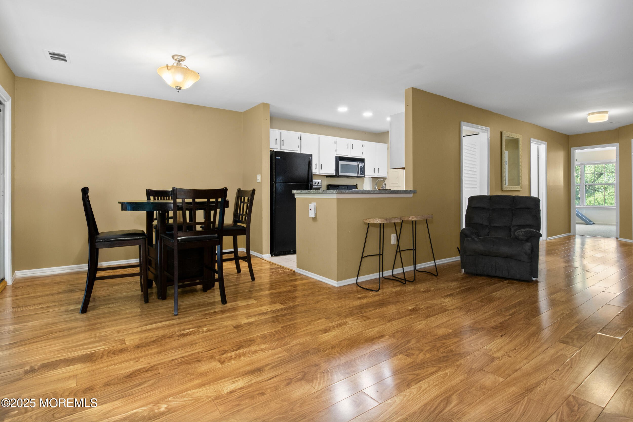6072 Cedar Court, Monmouth Junction, New Jersey image 9
