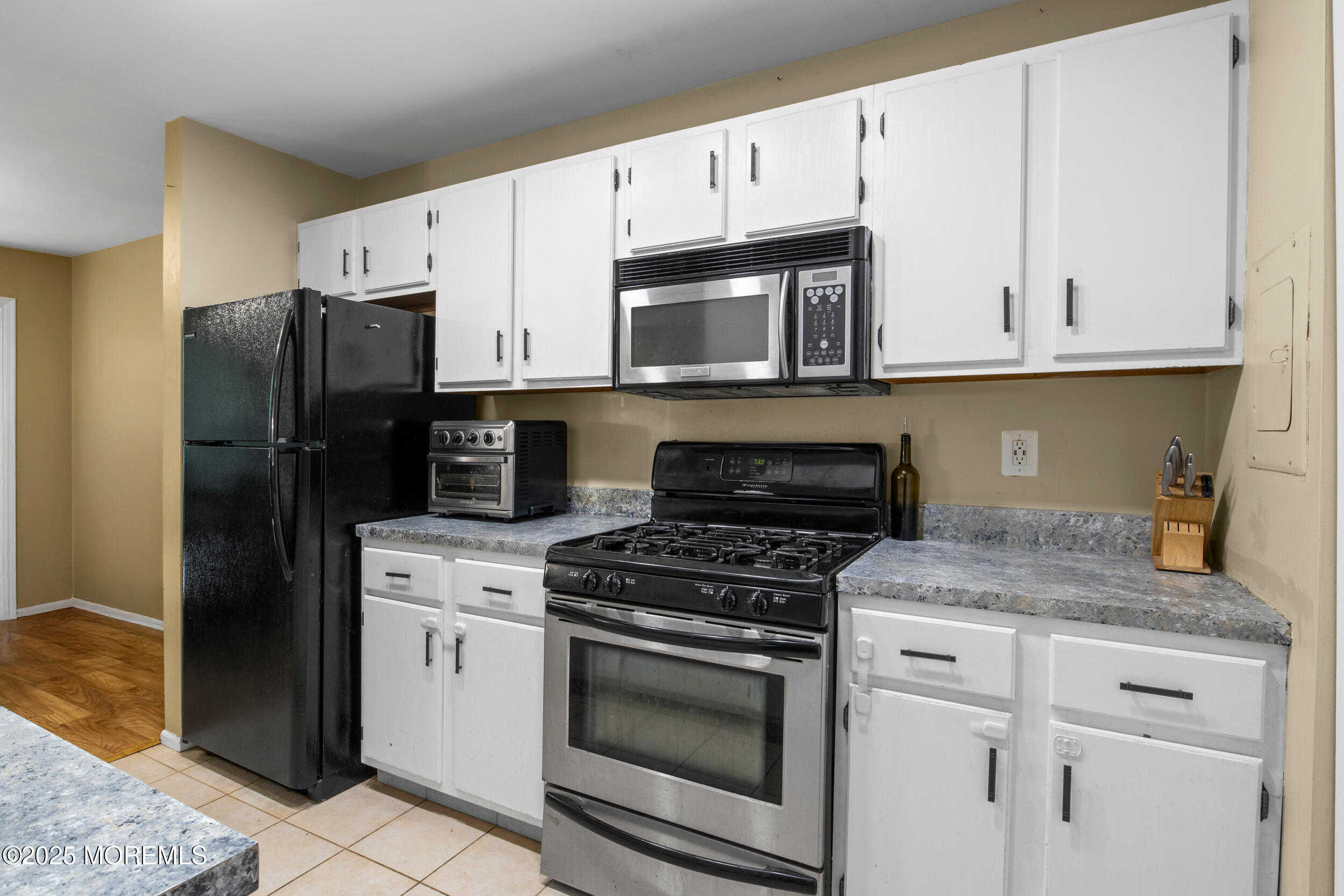 6072 Cedar Court, Monmouth Junction, New Jersey image 7