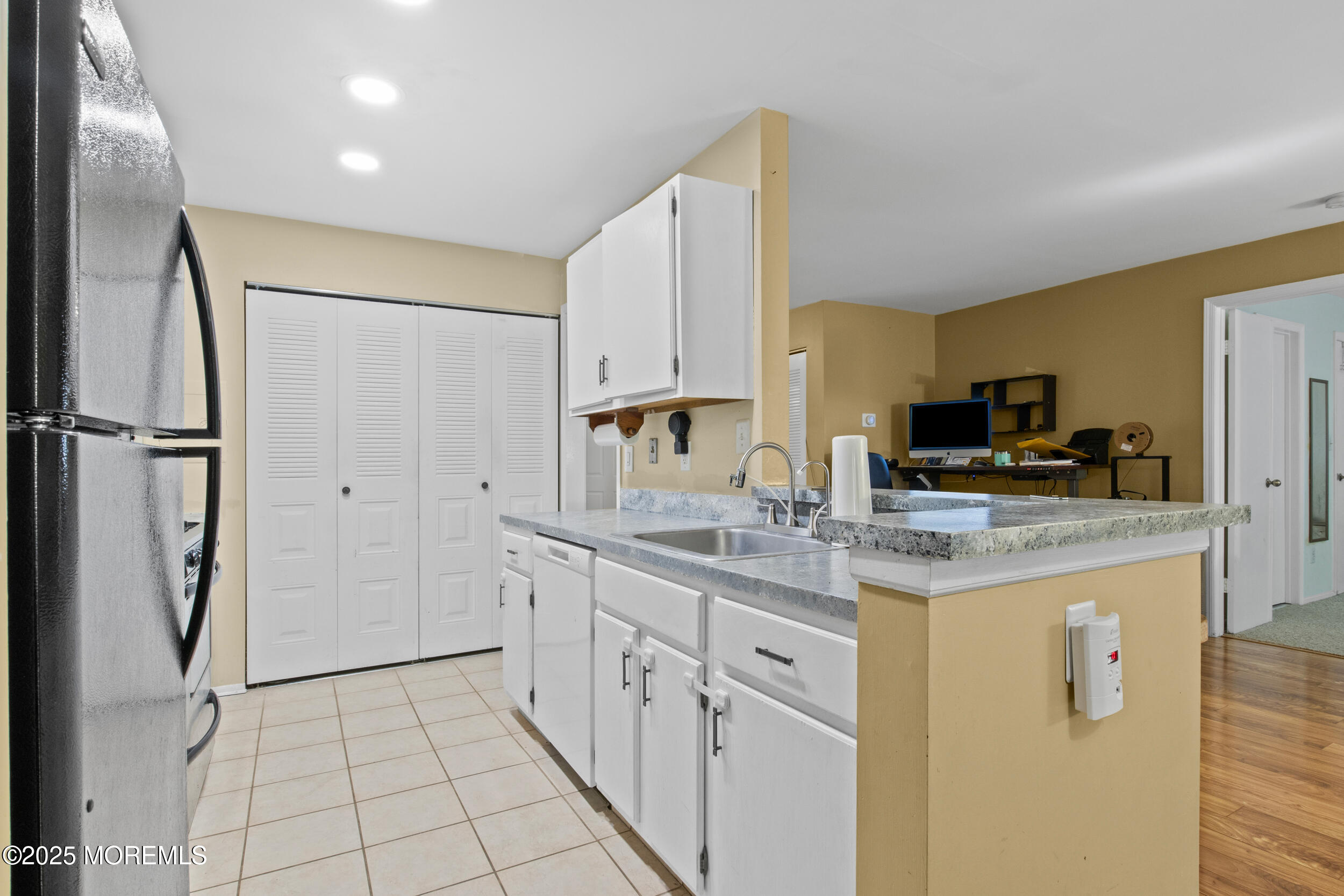 6072 Cedar Court, Monmouth Junction, New Jersey image 8