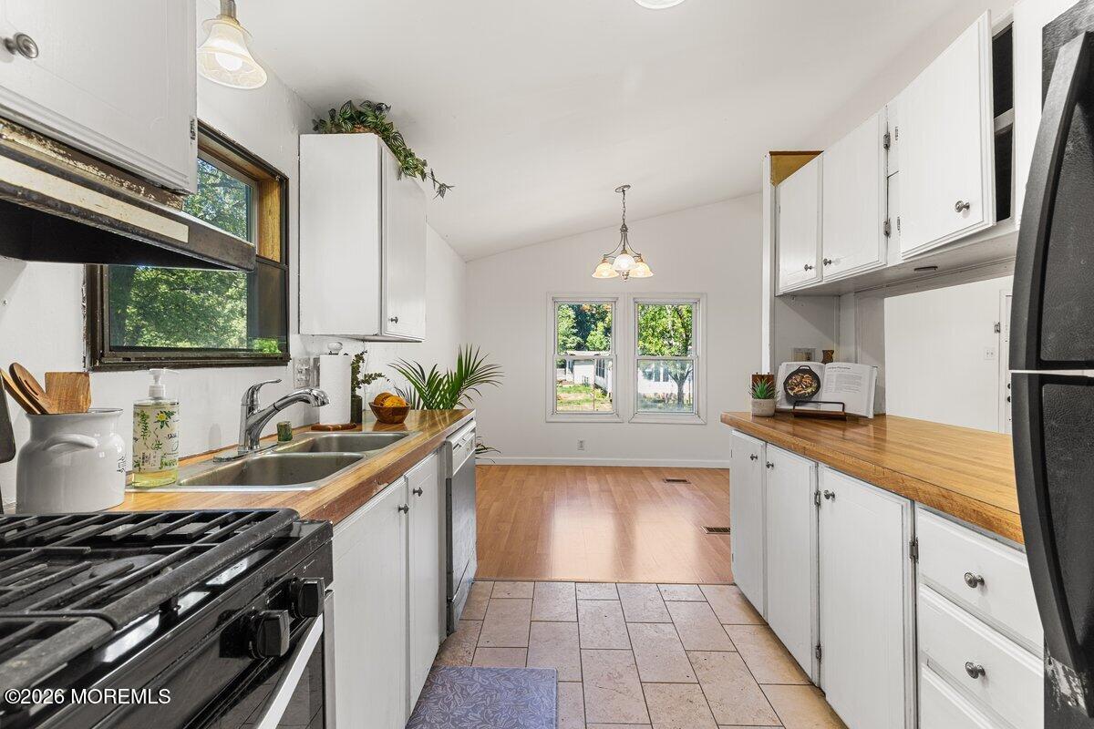 2 Cedar Court