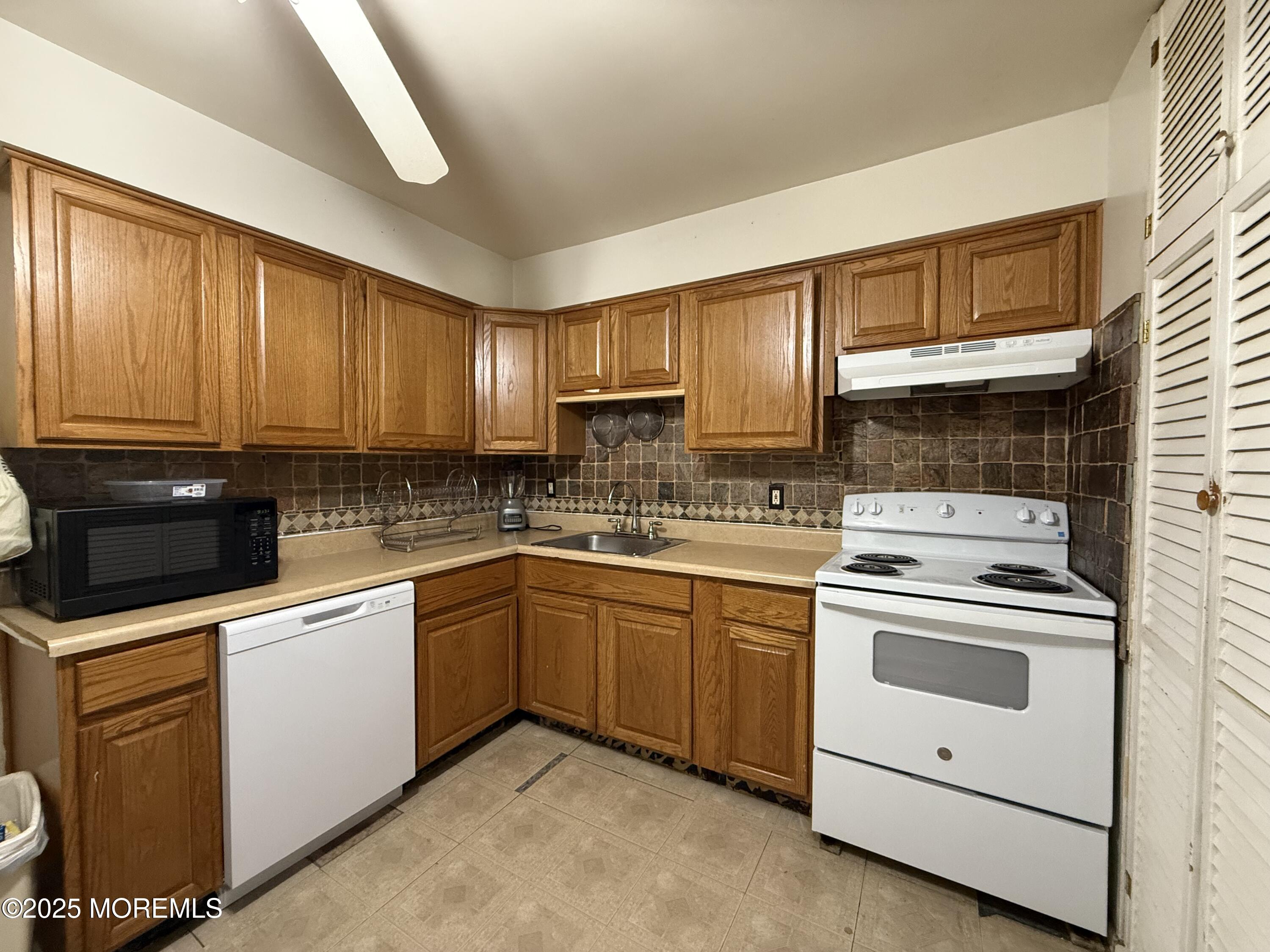 H3 Avon Drive #H3, East Windsor, New Jersey image 2