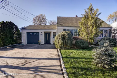 MLS: 22511133