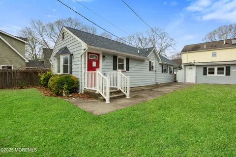 MLS: 22509256