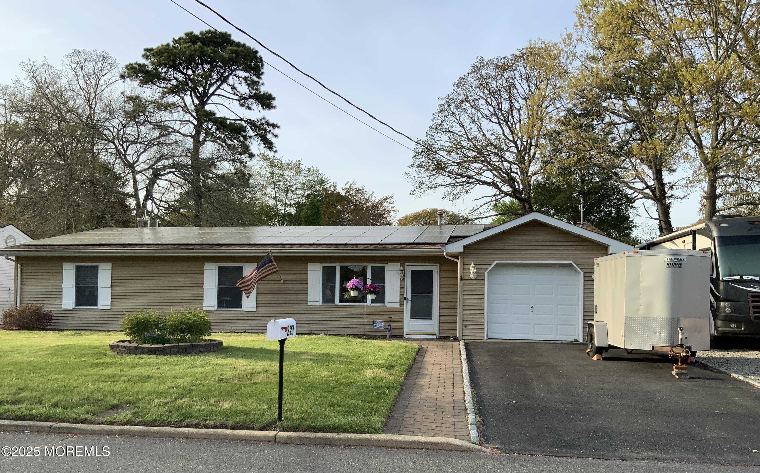 227 Predmore Avenue, Lanoka Harbor, New Jersey image 1