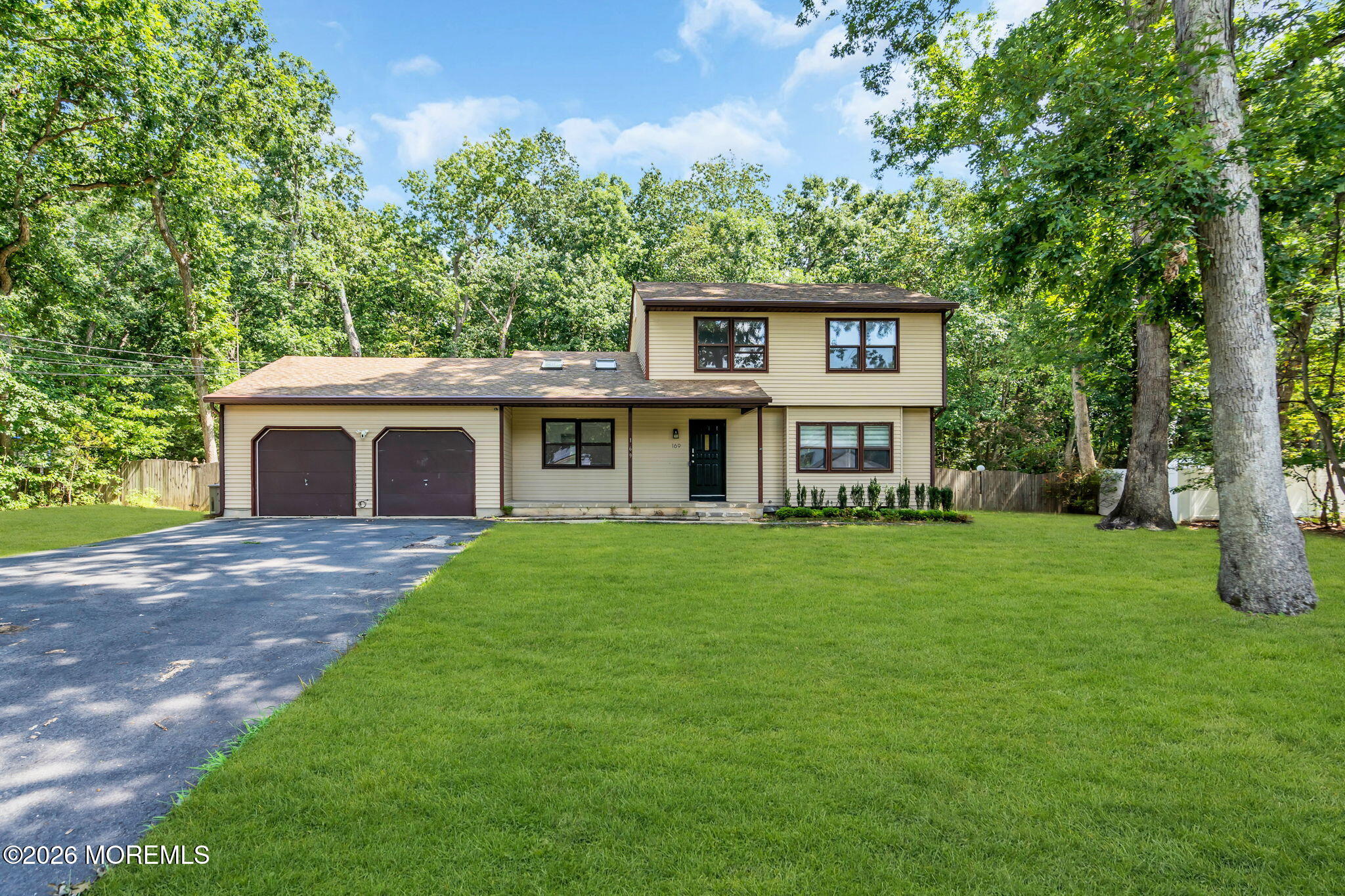 169 White Road