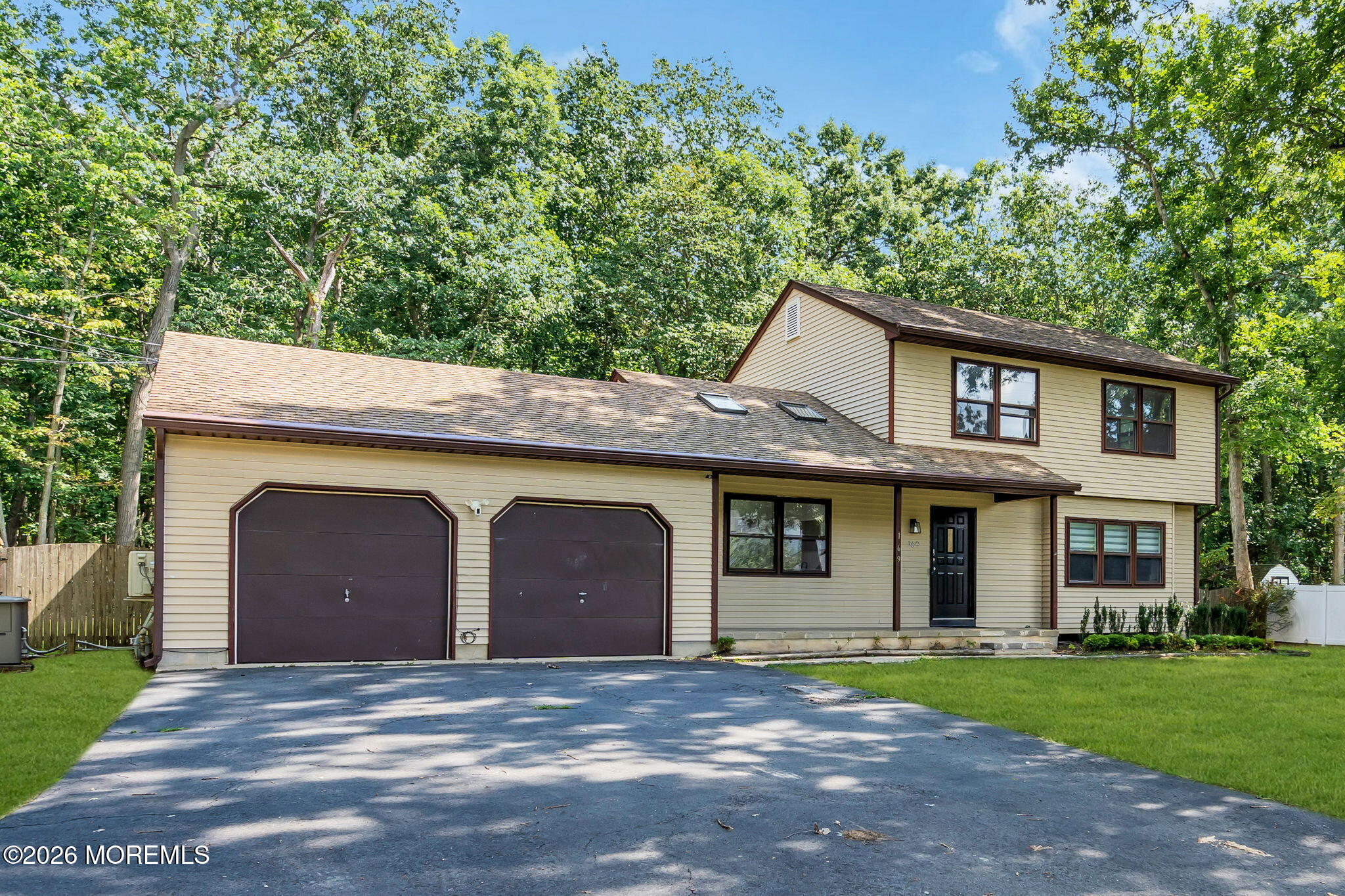 169 White Road