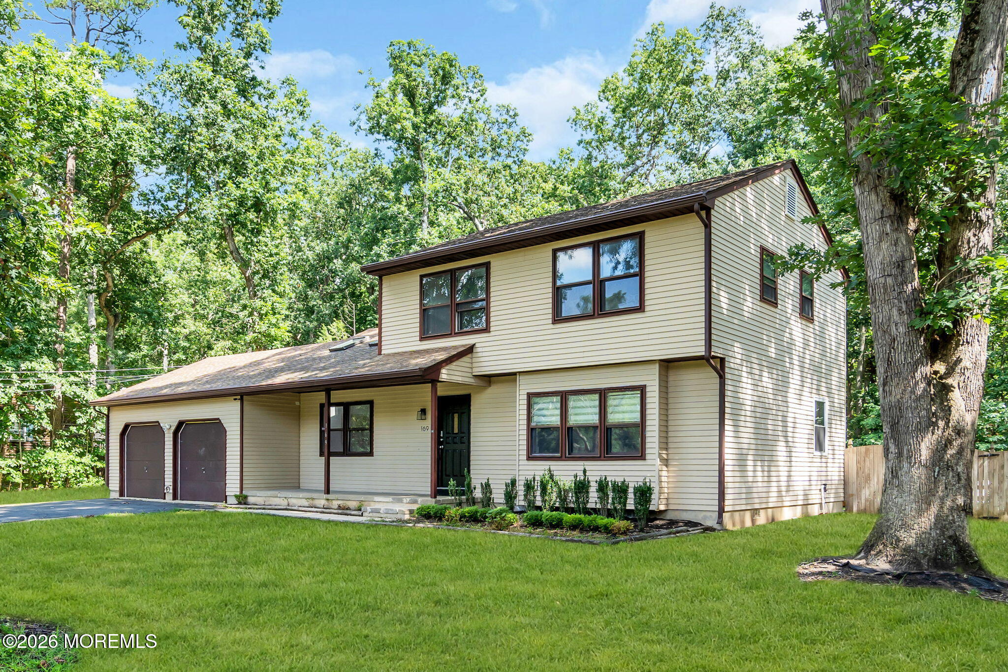 169 White Road