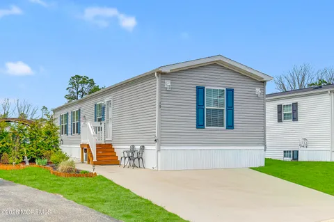 MLS: 22610827