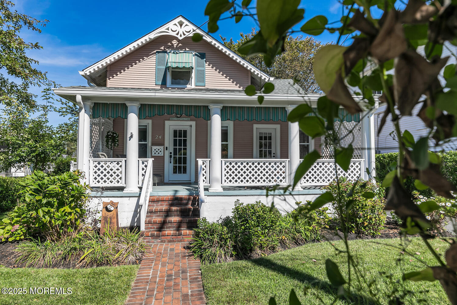 24 Grant Avenue