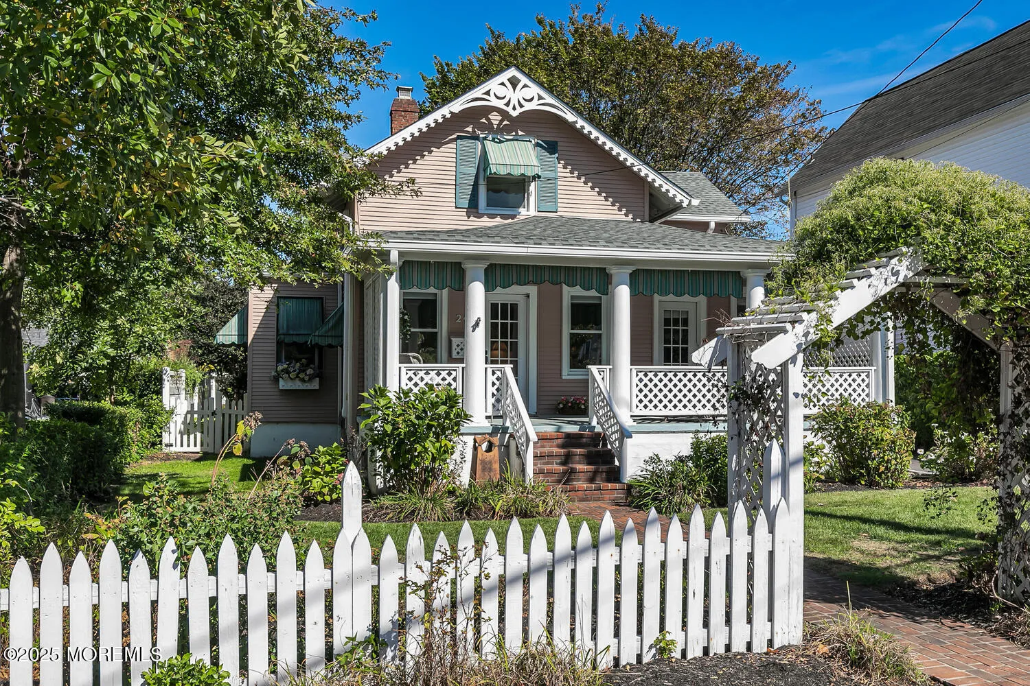 Rumson, New Jersey 07760, United States, 3 Bedrooms Bedrooms, ,2 BathroomsBathrooms,Residential,Active,223883