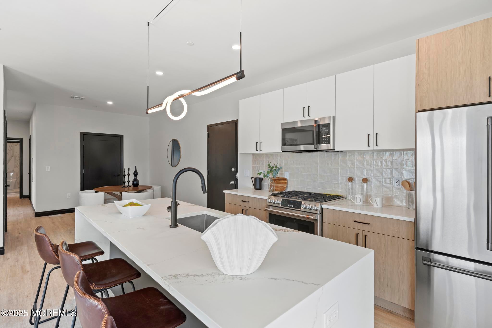 401 Boulevard 203