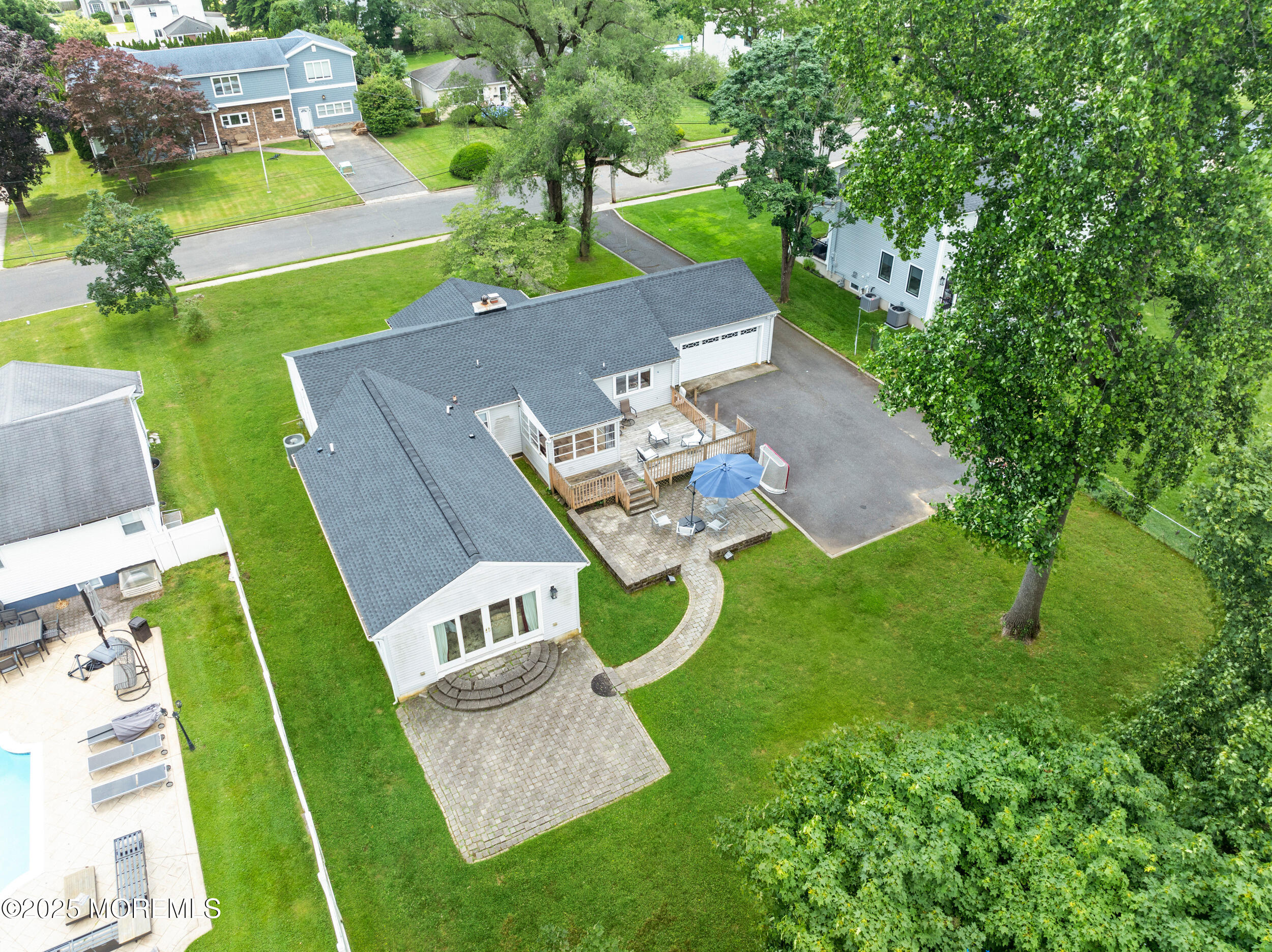 367 Kirby Avenue