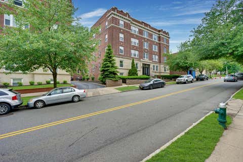 Apartment For Rent - 192 Claremont Avenue #23<br/> Essex County, Montclair, NJ 07042