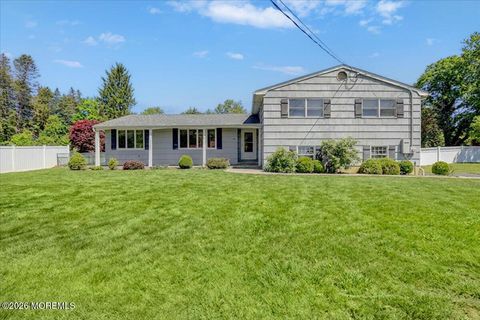 Homes For Sale - 31 Cameron Court<br/> Freehold, NJ 07728