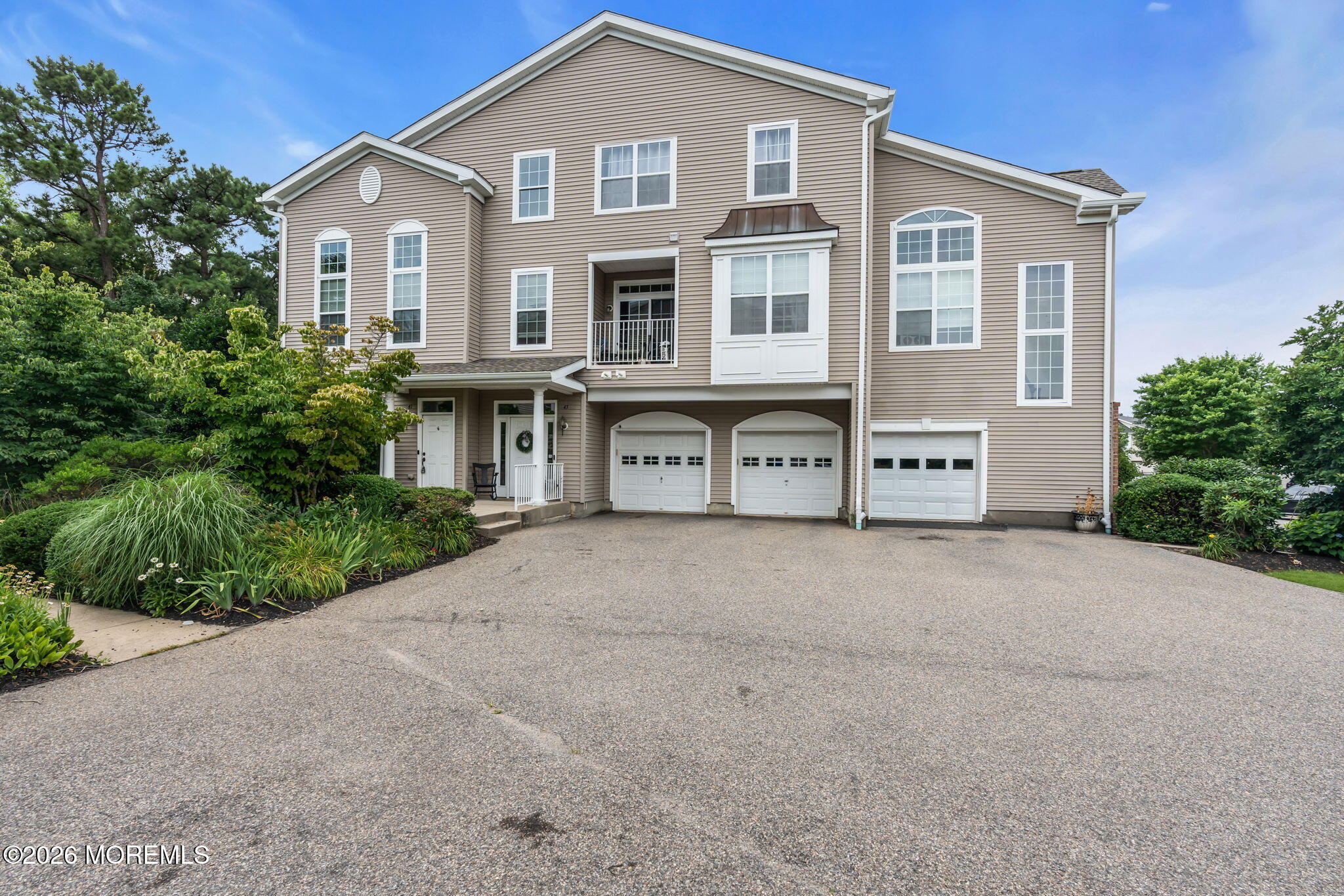 41 Bryce Lane 1401